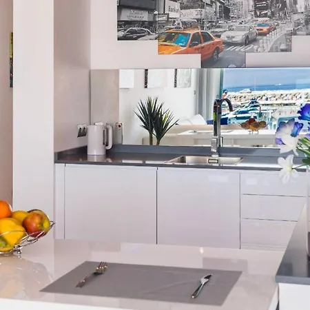 Modern Frontline Puerto Banus M2 Apartment