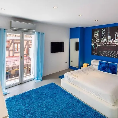 Modern Frontline Puerto Banus M2 Apartment Marbella