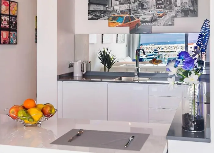 Modern Frontline Puerto Banus M2 Apartament
