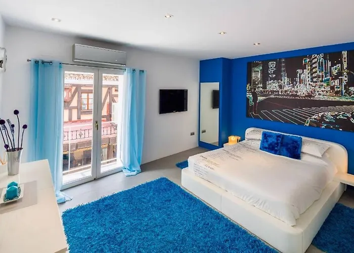 Modern Frontline Puerto Banus M2 Apartament Marbella